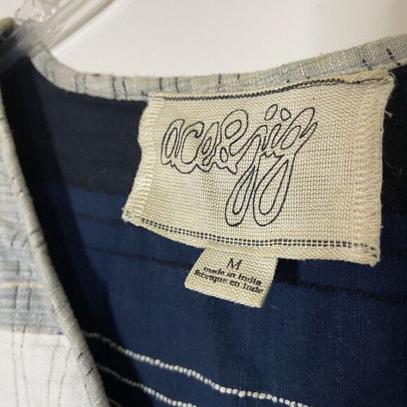 Ace & Jig gray striped shimmer sleeveless v neck button front top Medium - Picture 2 of 6